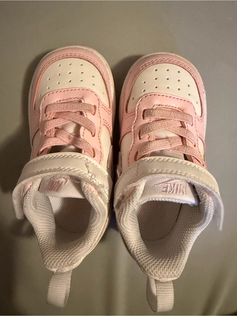Nike Kids Pink and White High-Top Sneakers Tolder size 6C worn 3 times like new